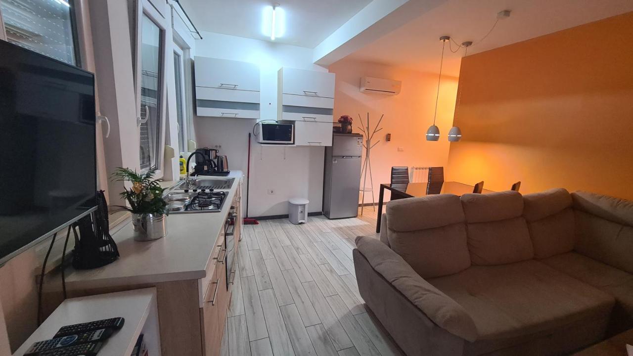 Apartments Peti Pula Exterior photo