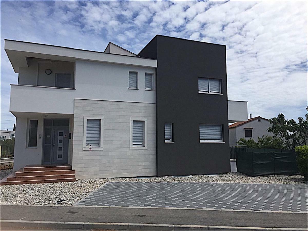 Apartments Peti Pula Exterior photo